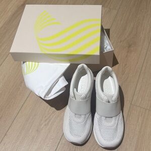 Sneex The Icon in Bone White